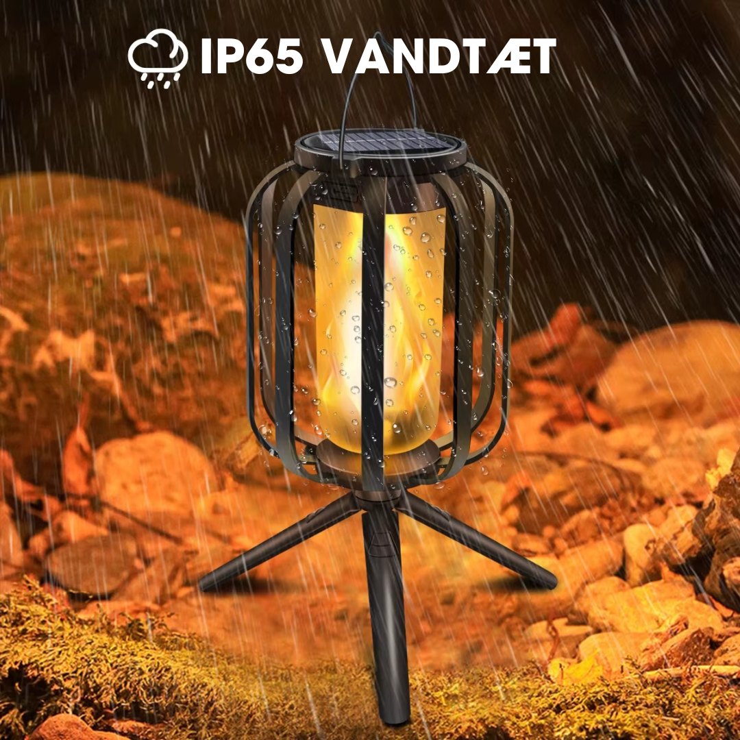 CampFlameGlow™ - Lampe med realistisk flammeeffekt – Opladelig via USB & solenergi