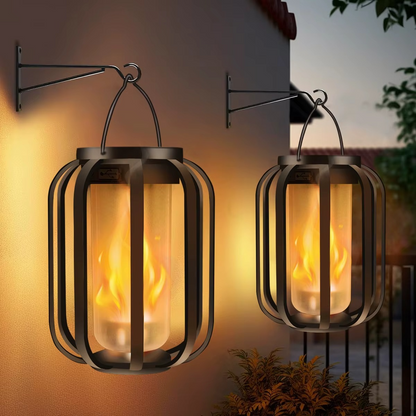 CampFlameGlow™ - Lampe med realistisk flammeeffekt – Opladelig via USB & solenergi